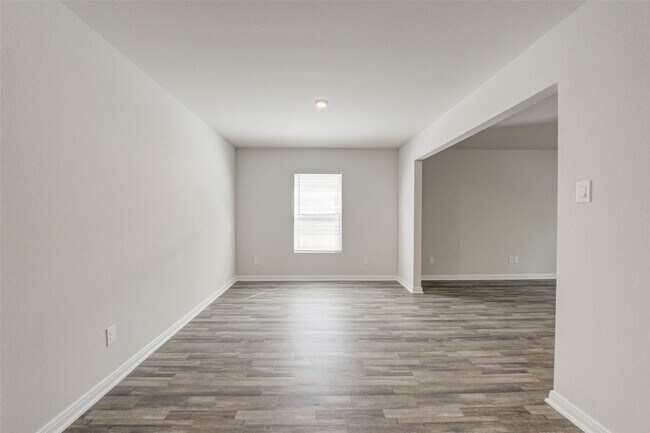 Building Photo - 10042 Cerritos dr