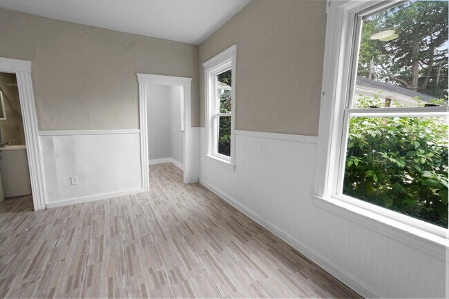 Building Photo - 15 Mendon St