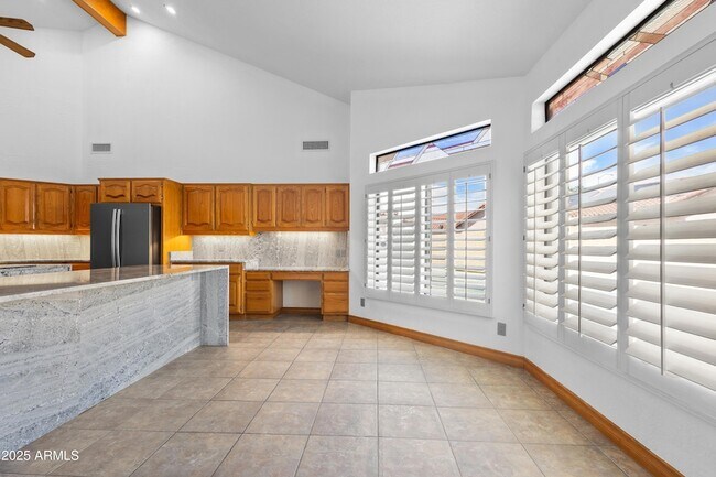 Building Photo - 322 E Gary Cir