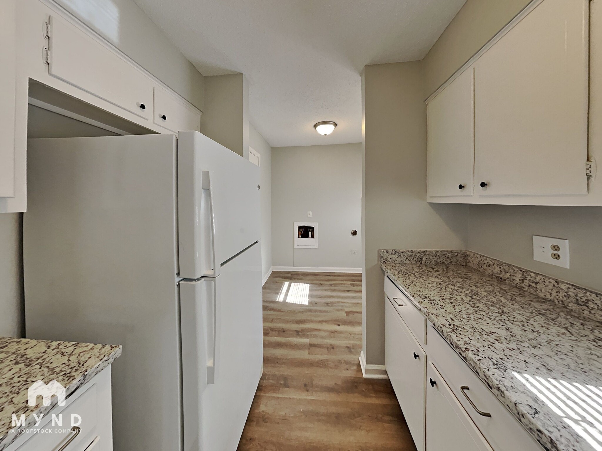 Building Photo - 1725 Prado Ave