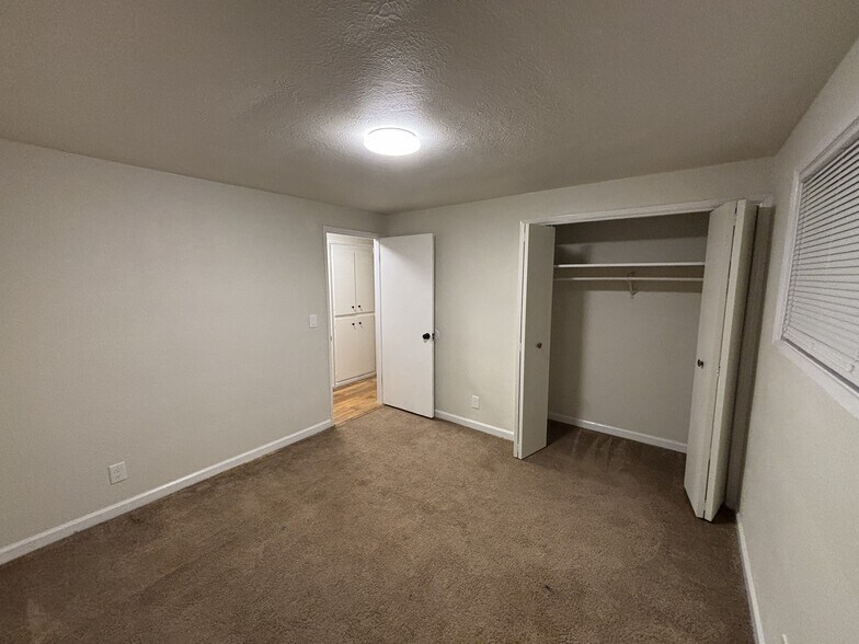 Building Photo - 1137 NW Dixon St