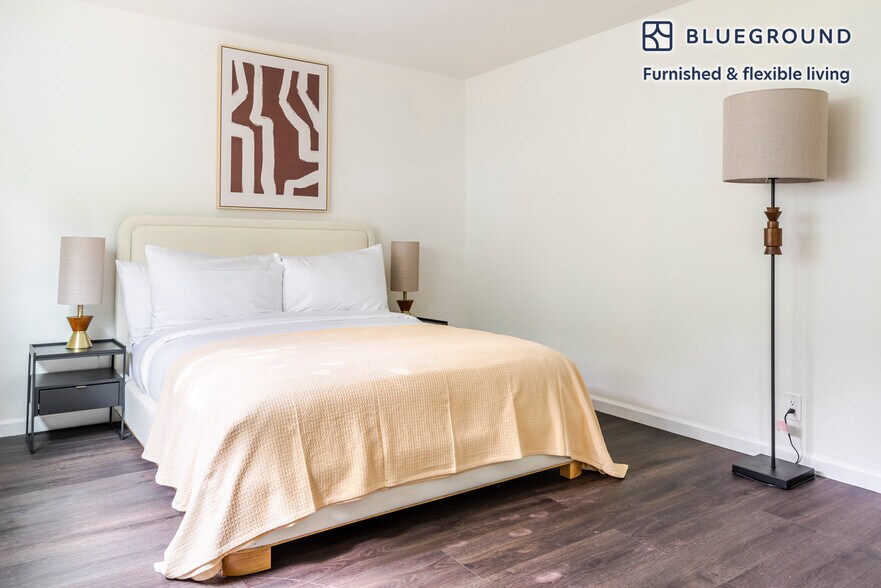 Building Photo - 1941 California St