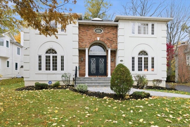 Building Photo - 11 Drury Ln