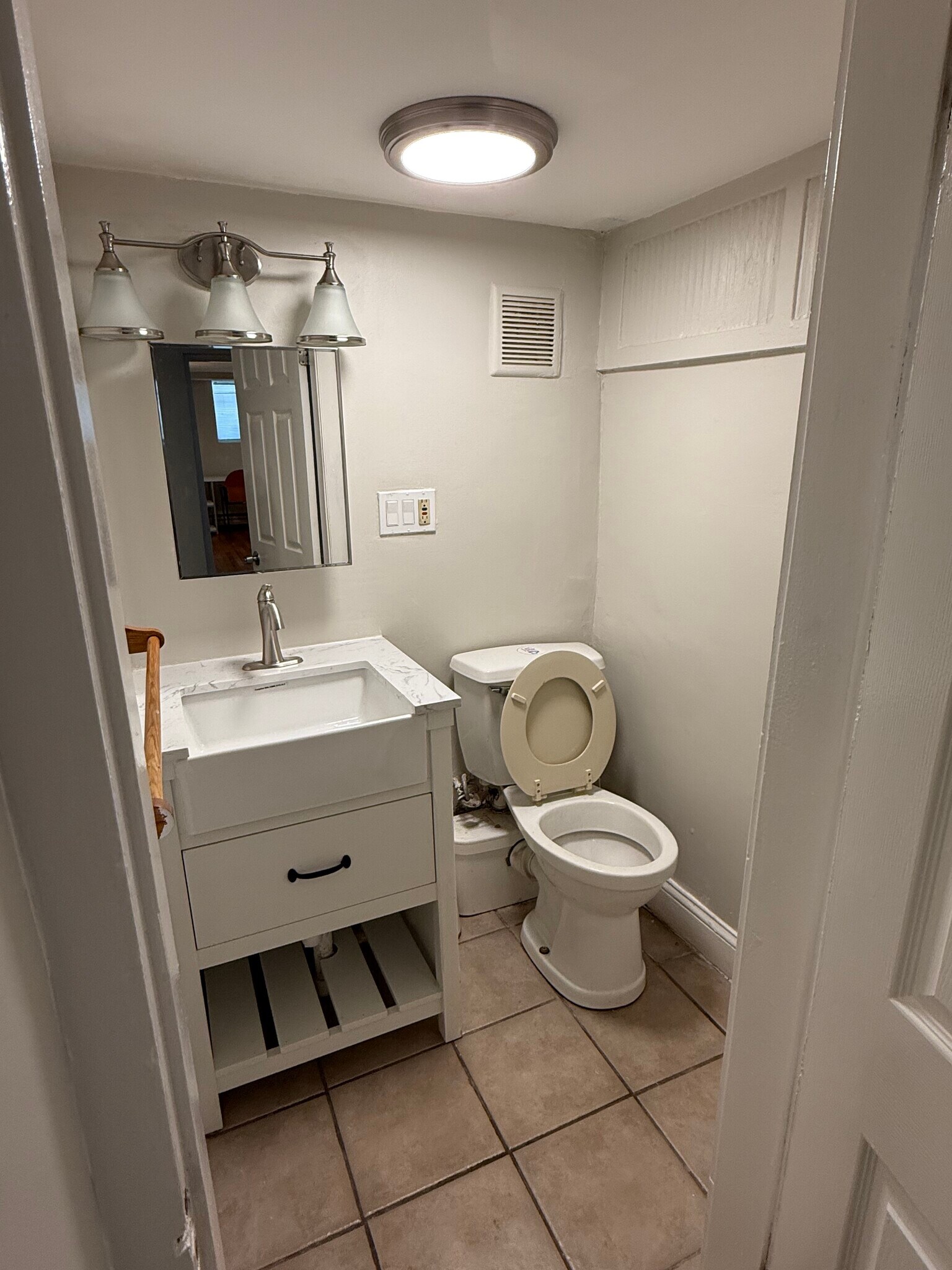 Building Photo - 84 Thorndike St