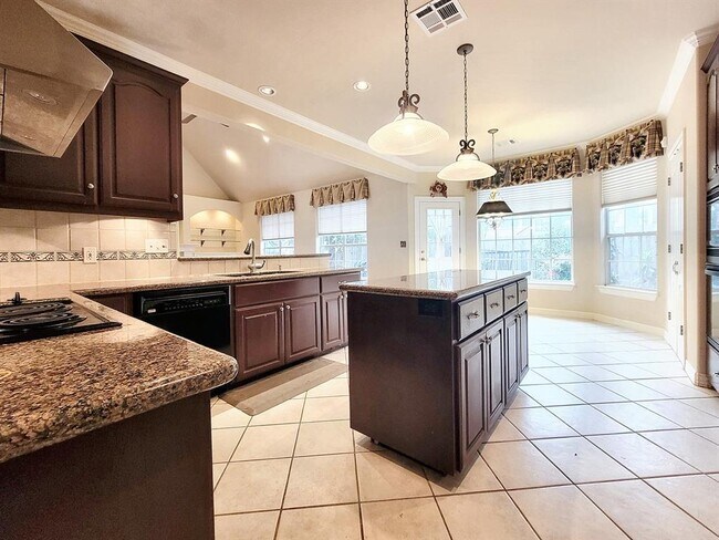 Building Photo - 10526 Grand Oak Cir