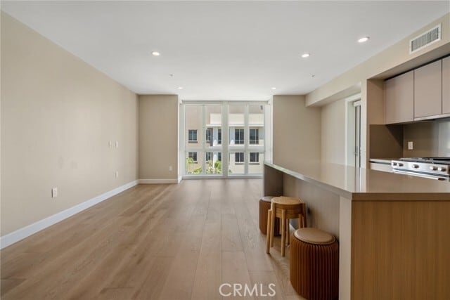 Building Photo - 39 S Los Robles Ave