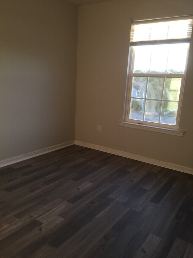Building Photo - 3919 Beethoven Ct