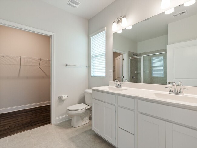 Building Photo - 4512 Grove Manor Dr