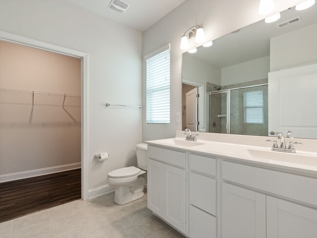 Building Photo - Home in Waxhaw