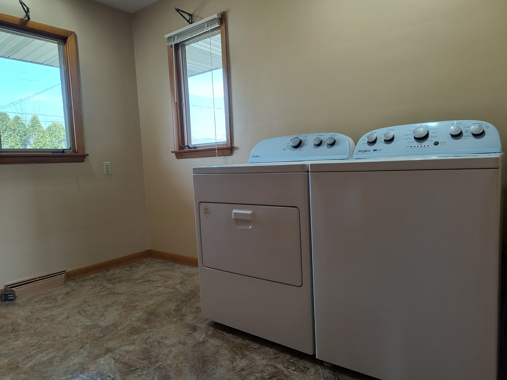 Building Photo - 2105 Denton St