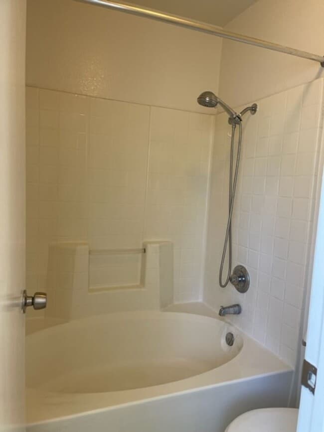 Building Photo - 3 Bedroom in Quail Ridge Subdivision