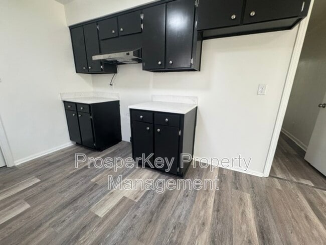 Building Photo - 210 Playa Del Ray Dr