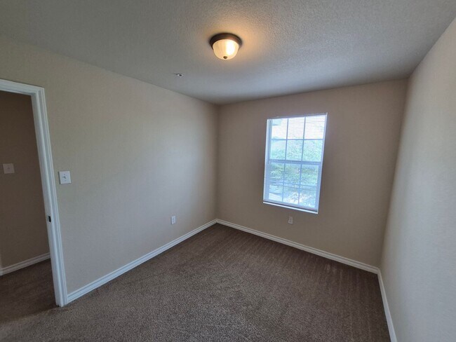 Building Photo - 6309 Attucks Ln