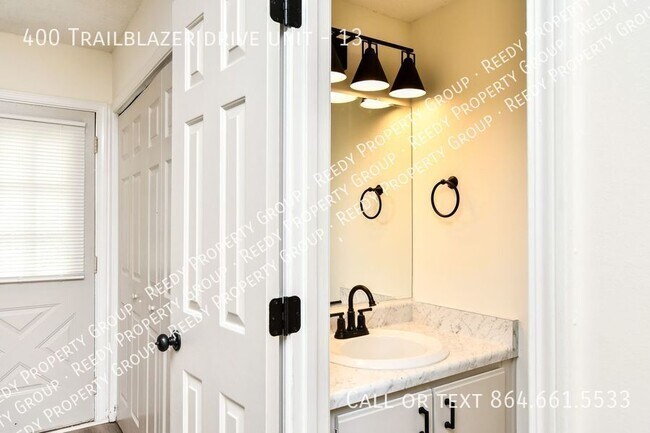 Building Photo - 400 Trailblazer Dr