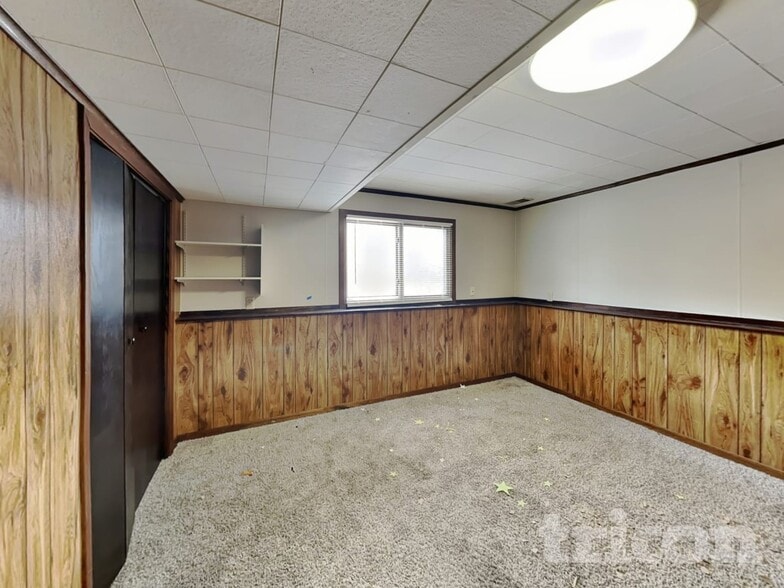 Building Photo - 3401 75th Ave N