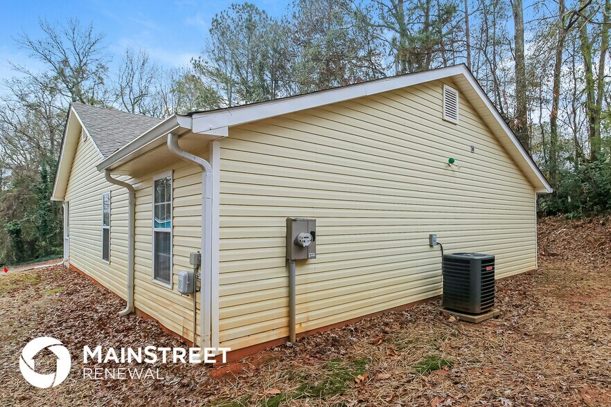 Building Photo - 5862 Homestead Cir