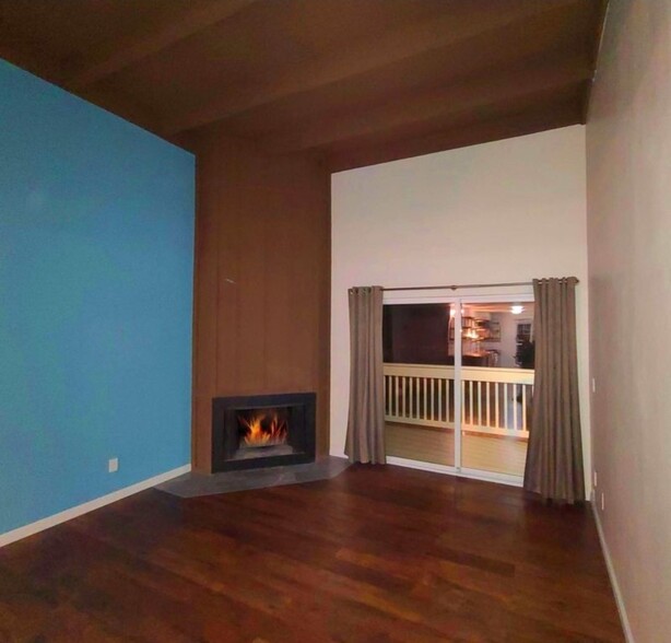 Living room - 3455 Rebecca Ln