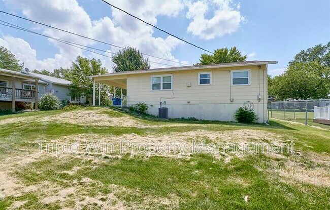 Building Photo - 1955 Bobbinray Ave