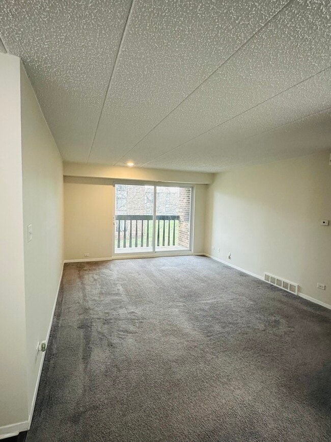 Building Photo - 13635 Lamon Ave