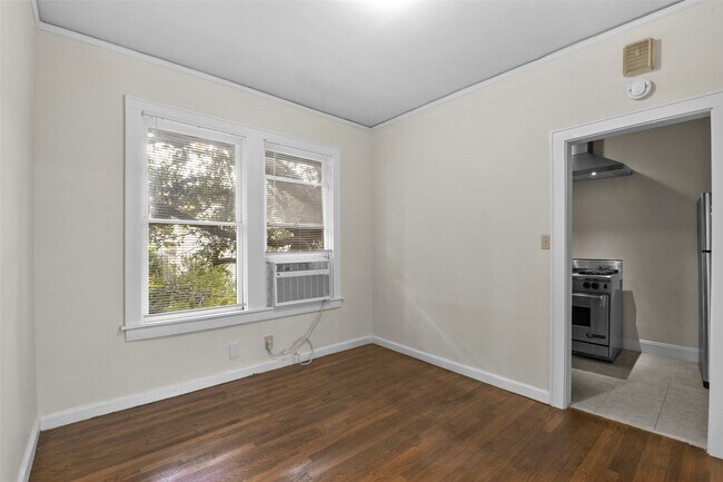 Building Photo - 436 Westmoreland St