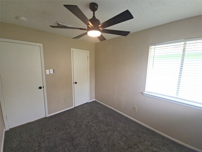 Building Photo - 11130 Thunderhaven Dr