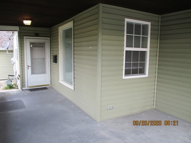 Building Photo - 611 Liberty Dr