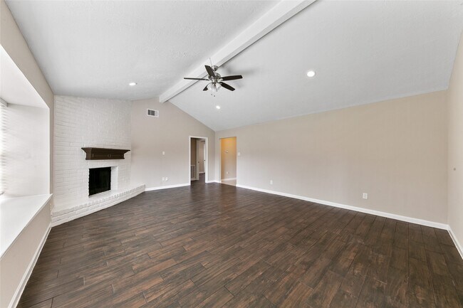 Building Photo - 1710 Foxwood Ct