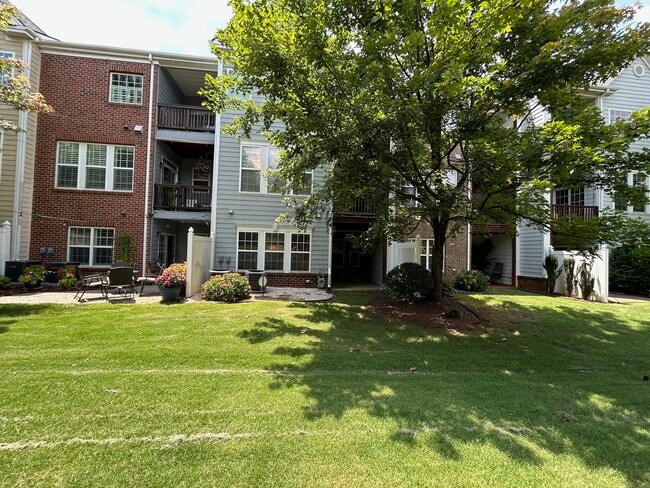 Building Photo - 105 Havelock Ct