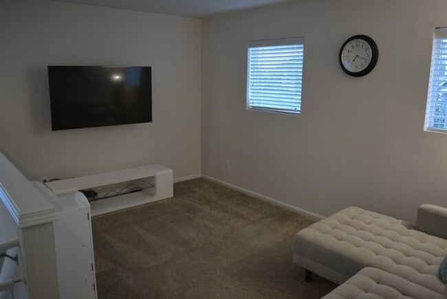Building Photo - Amazing 4 bedroom home on Tumwater Hill!!