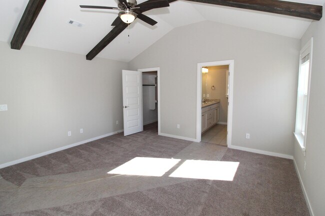 Building Photo - 588 Utah Ave