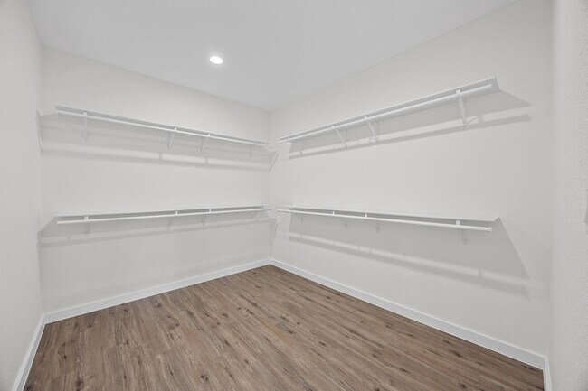 Building Photo - 17701 Village Dr