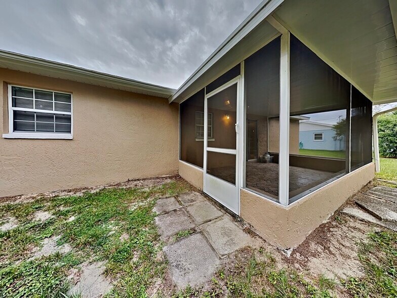 Building Photo - 6099 Colchester Ave