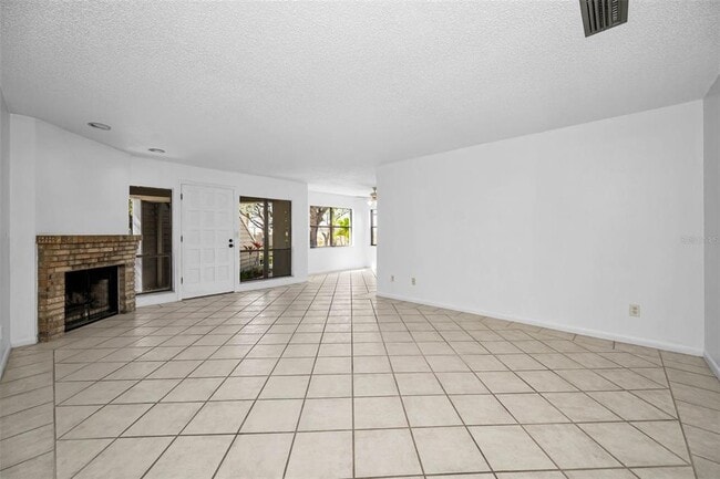 Building Photo - 10626 Longwood Dr