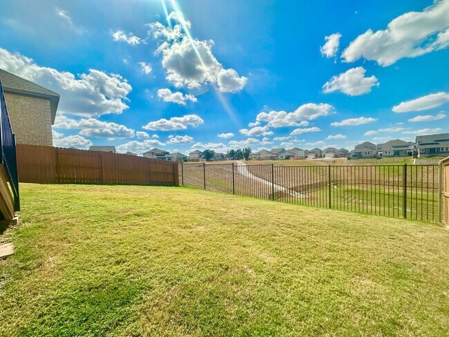 Building Photo - 137 Alfalfa Dr