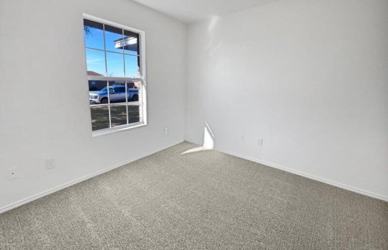 Building Photo - 1302 Lynnwood Dr