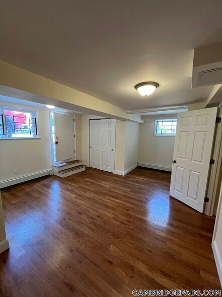 Building Photo - 381 Harvard St