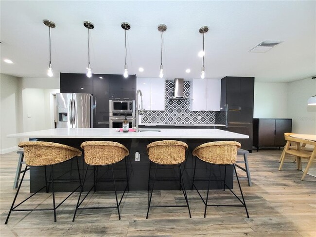 Building Photo - 6522 Hidden Beach Cir