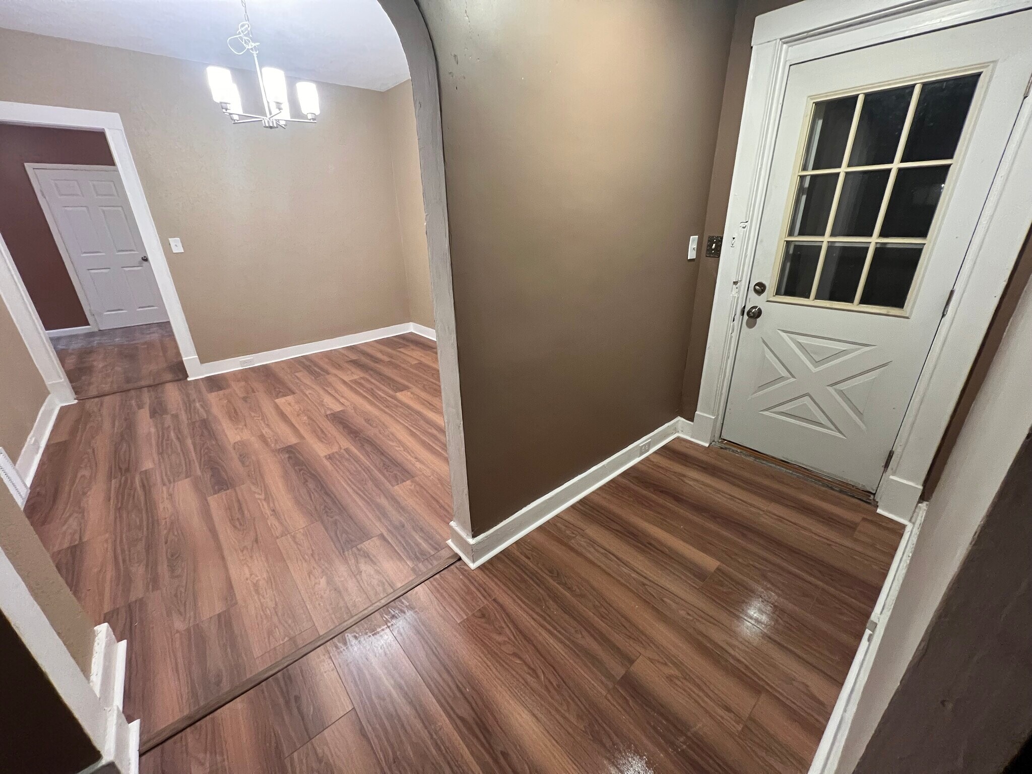 Building Photo - 2518 Hermansau St