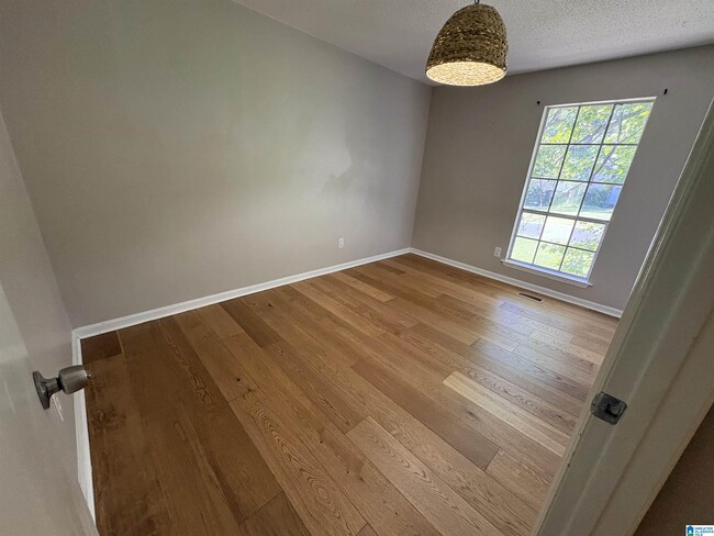 Building Photo - 324 Willow Glen Ct