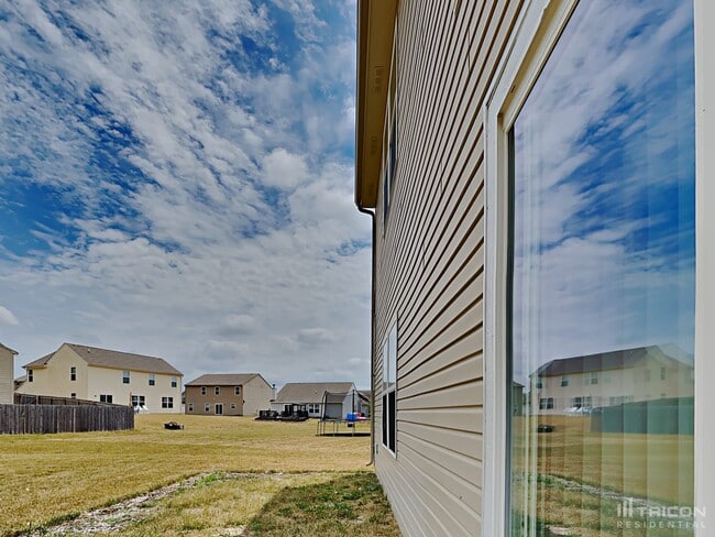 Building Photo - 2421 Ross Common Ct