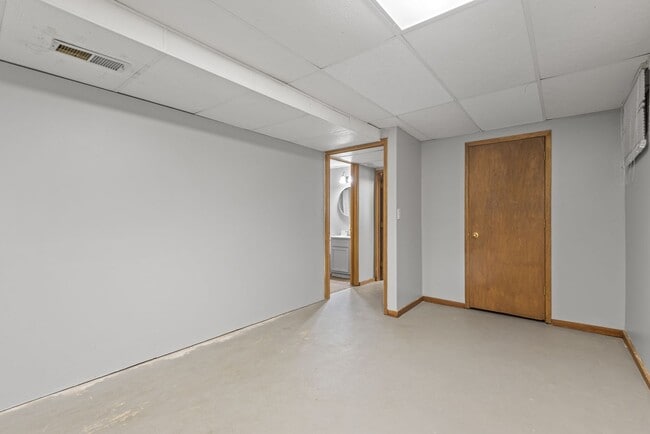 Building Photo - 2604/2606 37th Ave NE