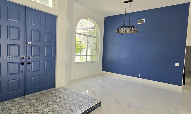 Building Photo - 1506 Lantana Ct