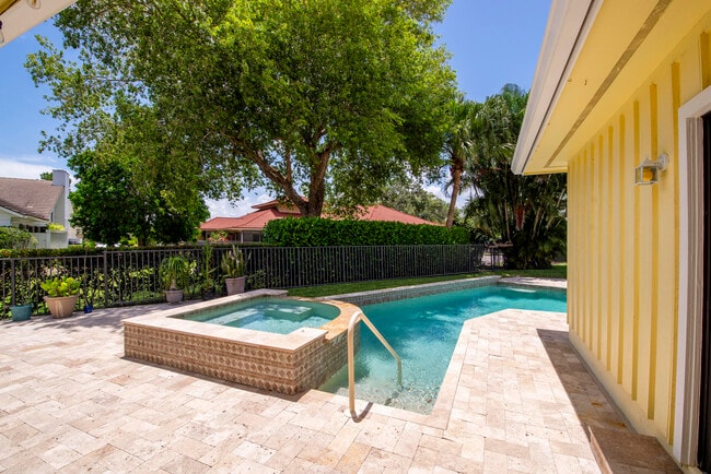 Building Photo - 1 Wycliff Rd