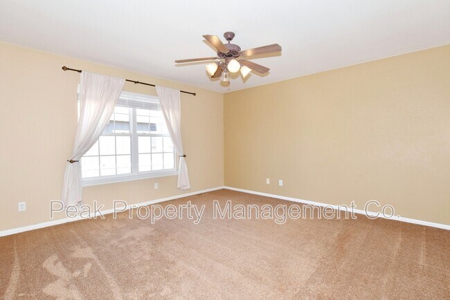 Building Photo - 2203 Copper Creek Dr