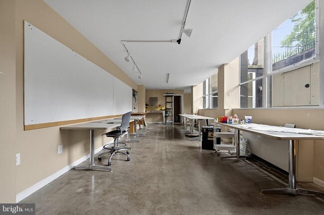 Building Photo - 1301 Delaware Ave SW