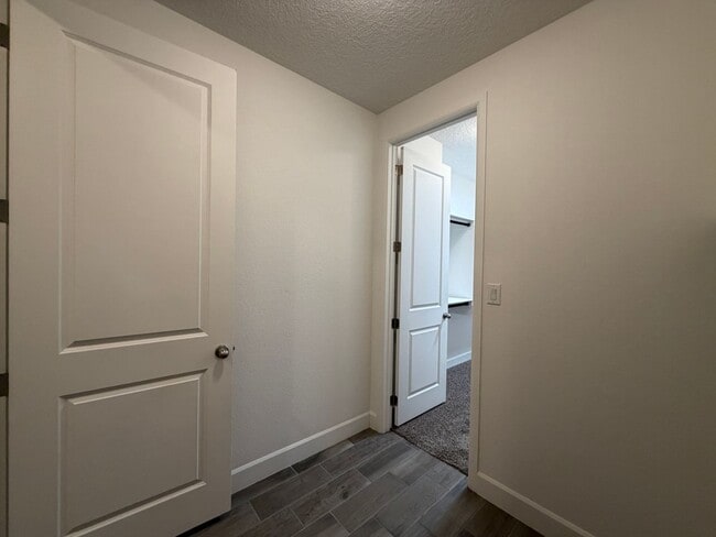 Building Photo - Luxury Single Story 3 Bedroom Plus Office / Sitting Room Recent Construction Available in Exclusi...