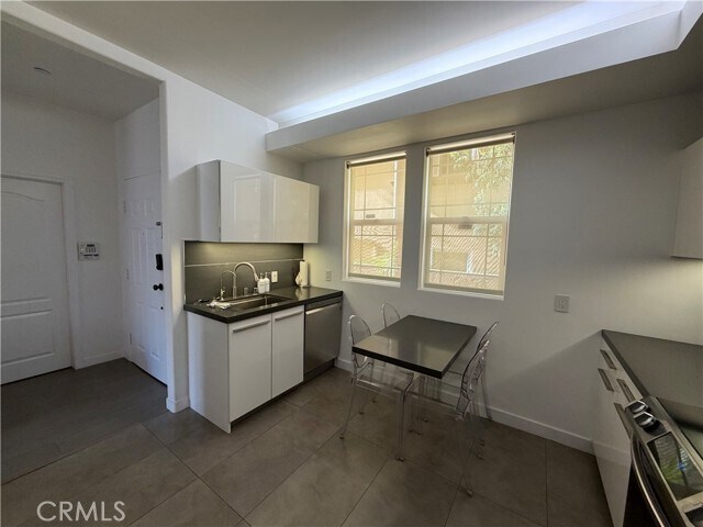 Building Photo - 574 E Palm Ave