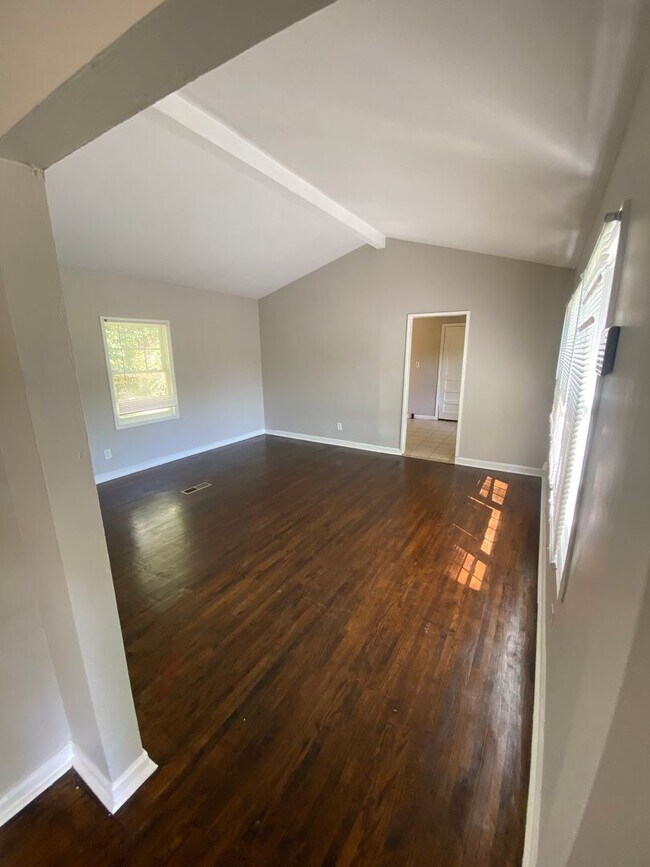 Building Photo - **AVAILABLE NOW**Nice East Columbus, GA 3 Bedroom / 1 Bathroom Home for Rent***