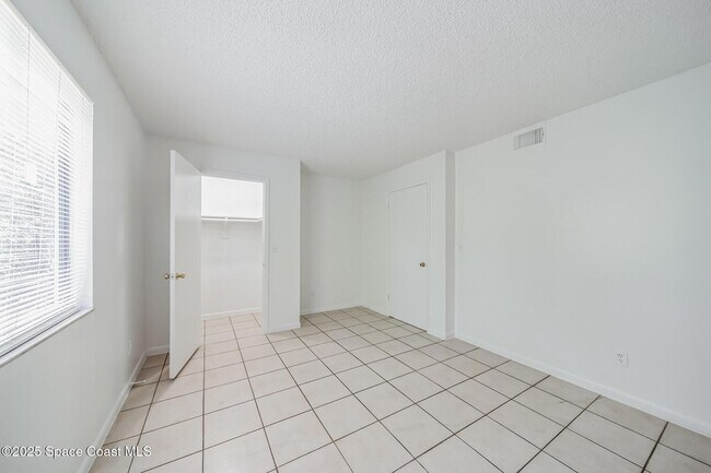 Building Photo - 451 Mercury Ave SE