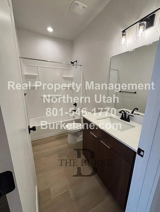 Building Photo - Newly Built 3 Bed 2.5 Bath Townhouse in Farmington